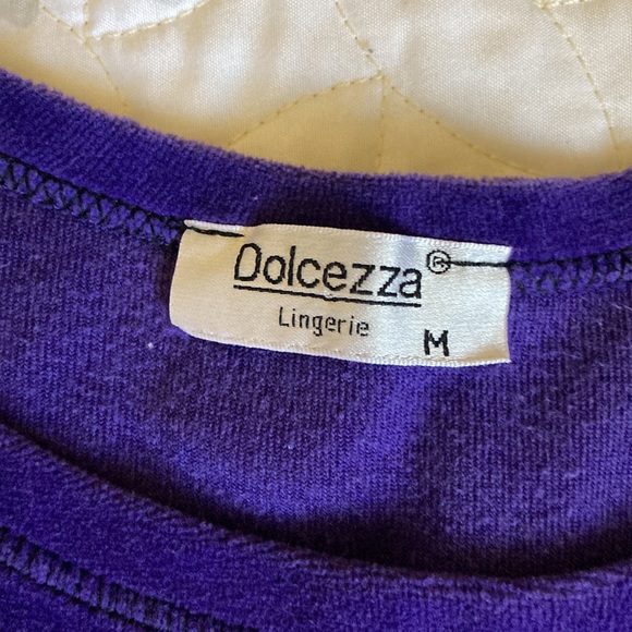 Dolcezza #medium purple velour top w/ 3/4 sleeves & kangaroo pockets. Worn w/TLC - Picture 3 of 6